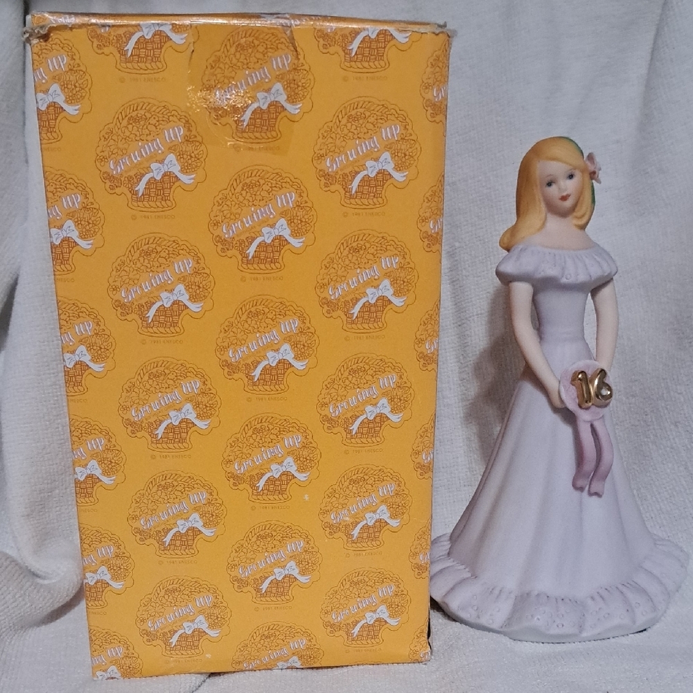 Enesco Growing Up Blonde Age 16 Musical - Picture 2 of 4